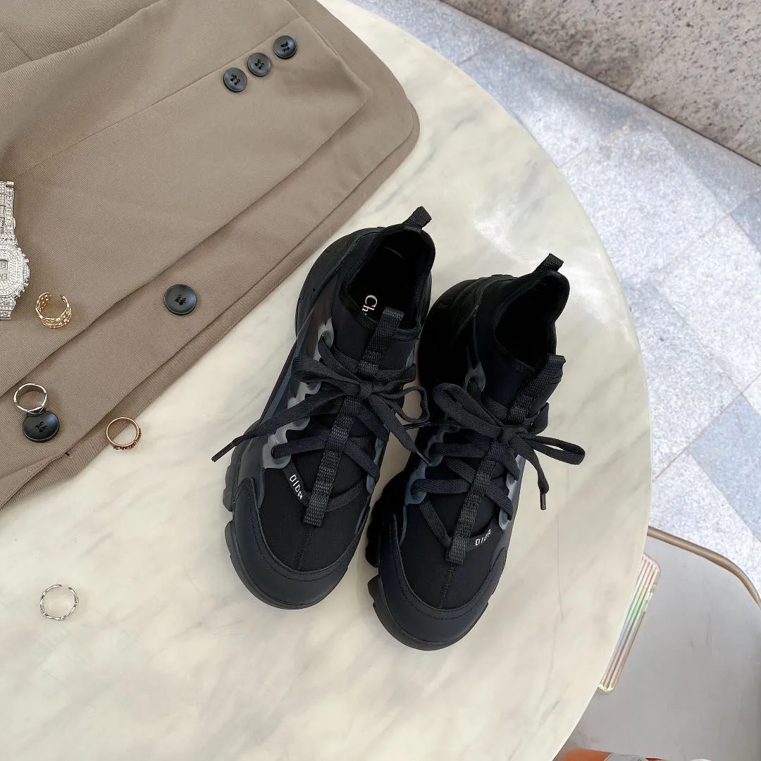 👟👟Ex-factory price 460 👟👟Women’s shoes, women’s clothing, DiorDior high-end version, super popular Dior daddy shoes-Crusie “J’DIOR 2020ss The new product created at the first major show of Paris Fashion Week in spring "As long as you buy this noble elegance, it will be yours." The new series is inspired by Dior's chief designer to cleverly combine the webbing on the dress with elegance on the perfect shoe shape. Super classic and good-looking. The original last is the most perfect last shape. Customized original material: imported silk cowhide with soft original customized Lycra surface. The best fabric on the market. 1:1 molded original film combination. The inner cowhide feet are perfect! Sizes 35-41, welcome to compare with the real ones